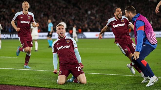 快船中锋变射手轰9记三分，创库里、詹姆斯以来第3人壮举